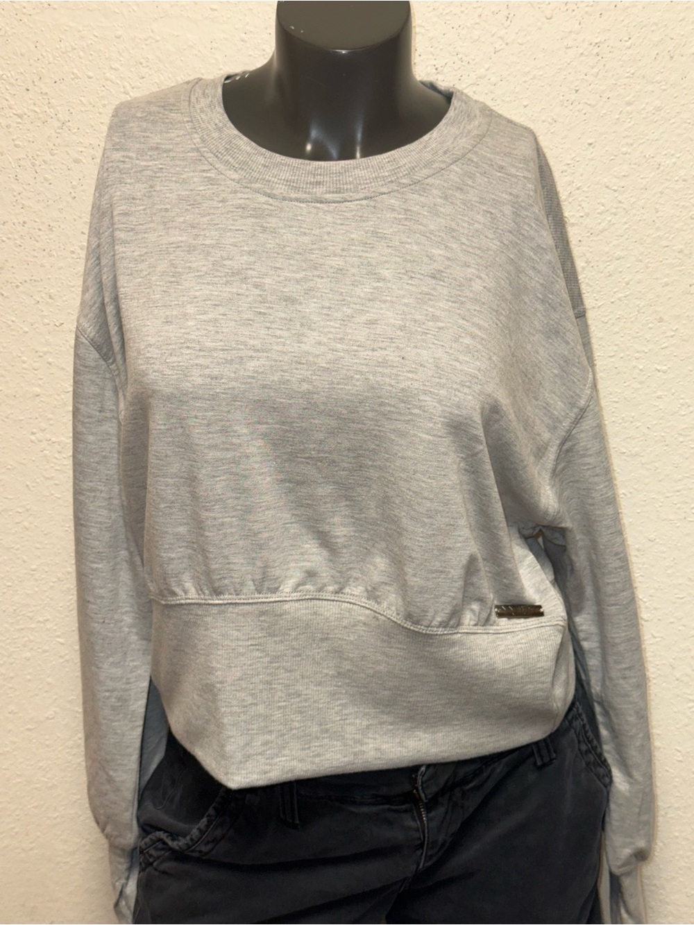 Nine West Light Gray Crewneck Sweatshirt